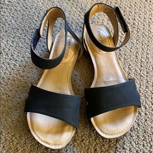 Adam Tucker/Me Too Black Sandal, Malloy, size 7